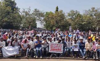 Thousands of Students Attend Congress in Patna against Government's Betrayal on 19 Lakh Jobs 